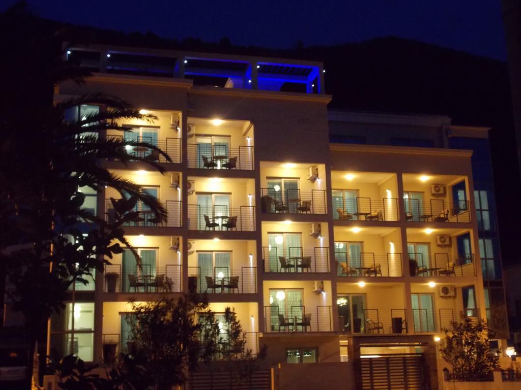 Apartments And Rooms Grand Palazzo Будва Экстерьер фото