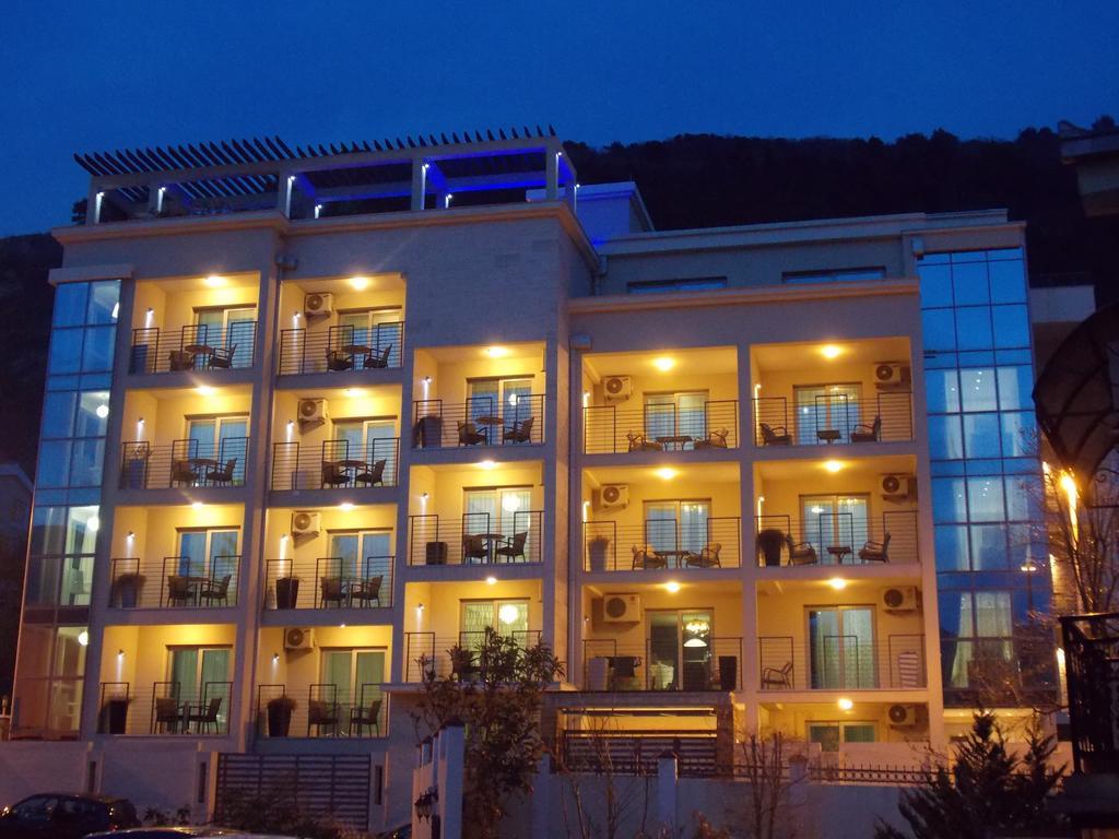 Apartments And Rooms Grand Palazzo Будва Экстерьер фото